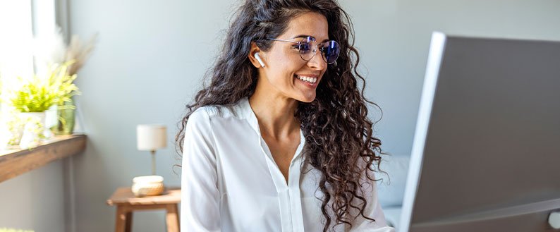 woman on a zoom meeting
